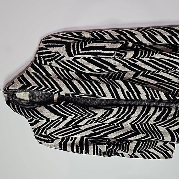 Le Chateau XL black and white hooded layering cardigan - Picture 2 of 7